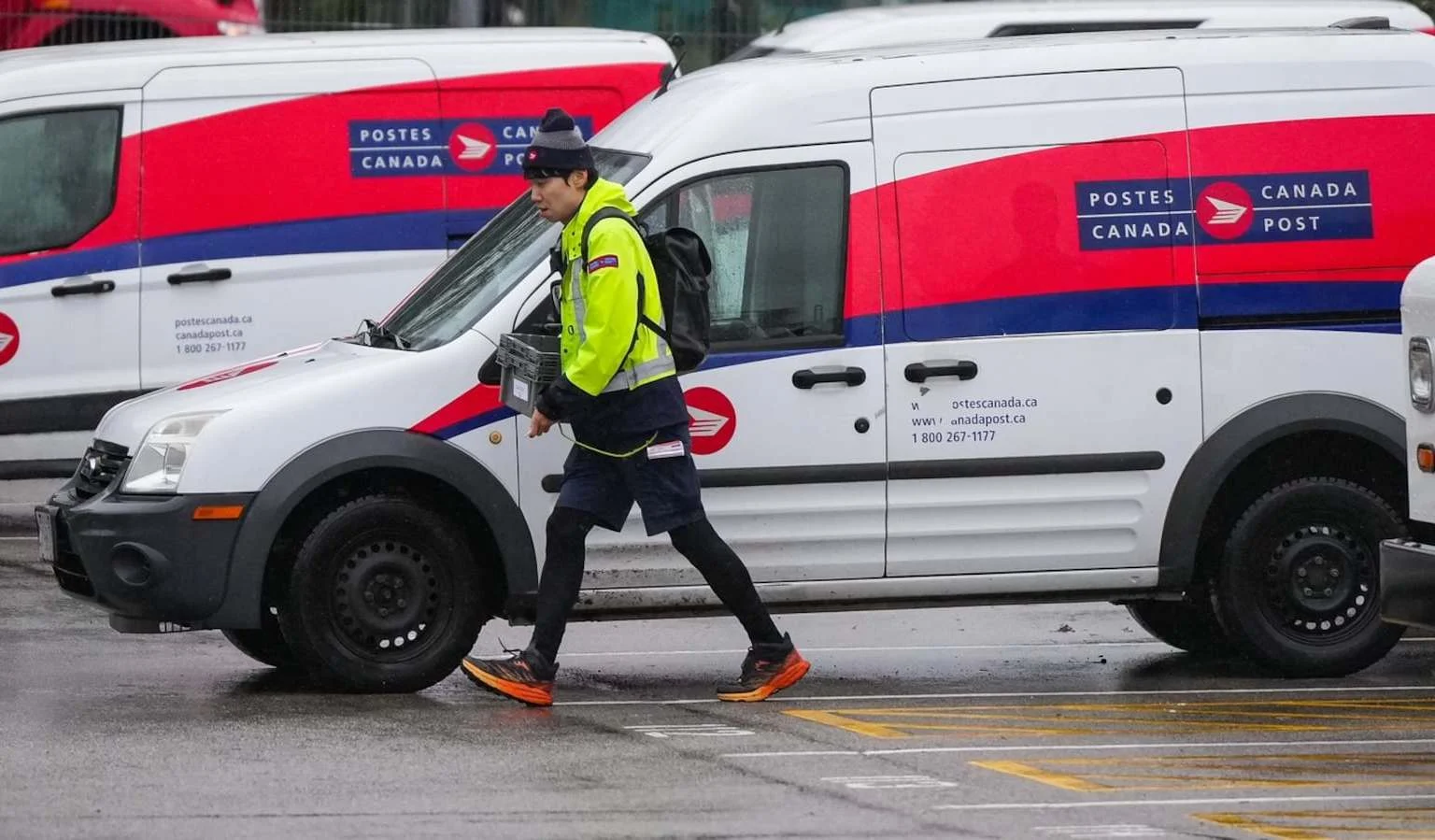 கனடா போஸ்ட் நிறுவனம் திவால் நிலையில்! ஒரு பில்லியன் டாலர் இழப்புடன் திண்டாட்டம்!