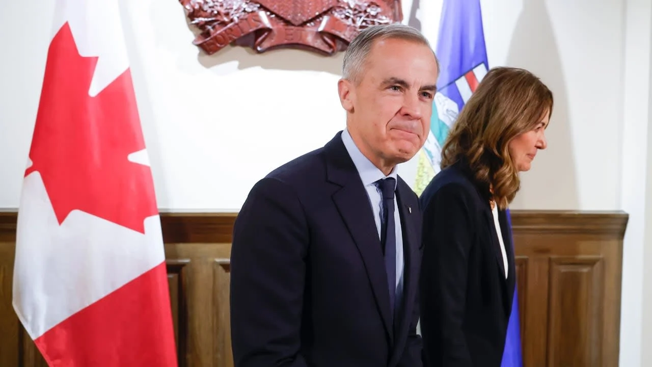 கனேடிய அரசியல் பரபரப்பு: புதிய எரிசக்தி ஒப்பந்தத்தால் அமைச்சர் ராஜினாமா – அமெரிக்கப் பொருளாதார நெருக்கடிக்குத் தீர்வா?