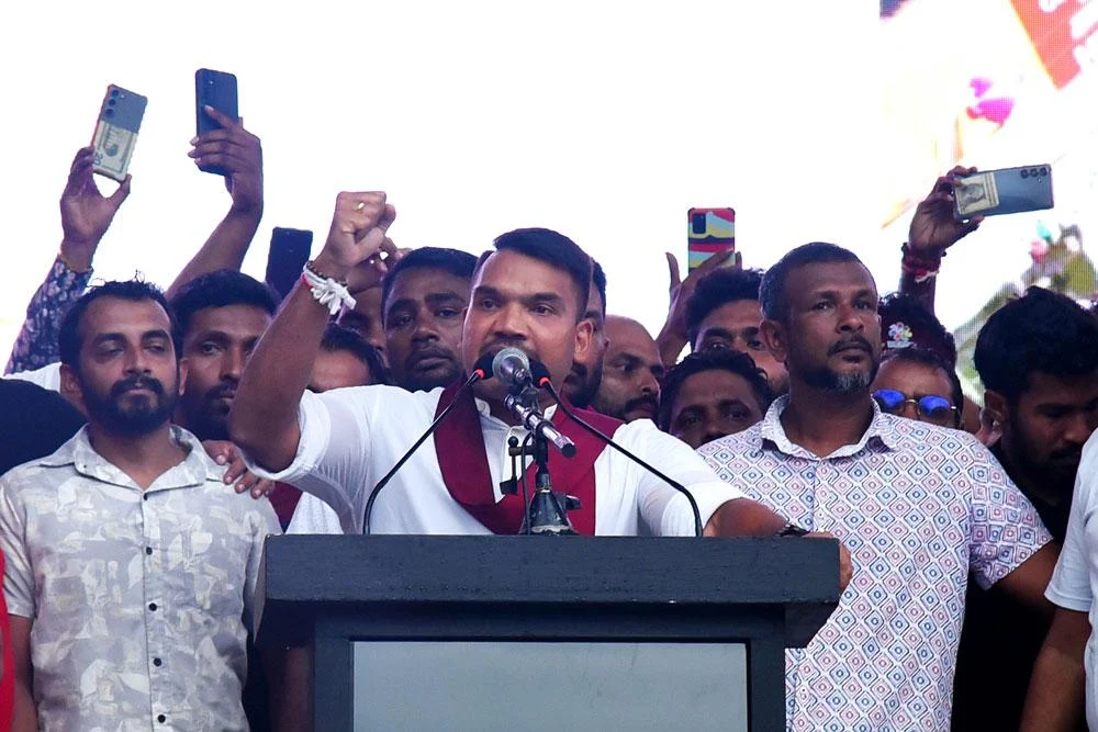 அநுர அரசுக்கு எதிராக தென்னிலங்கை சிங்களக் கட்சிகளின் “மக்களின் குரல்” பேரணி!