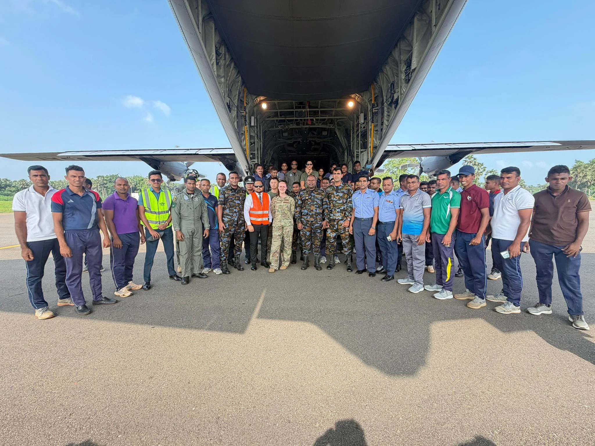 யாழ்ப்பாணத்தில் தரையிறங்கிய அமெரிக்க நிவாரண விமானங்கள்: மக்களின் வரவேற்பும், பூகோள அரசியல் பார்வையும்