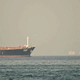 ஈரானின் கப்பல் தாக்குதலால் முடங்கும் கடல்வழிப் போக்குவரத்து; 1970-களின் நெருக்கடியை எதிர்நோக்கும் உலகம்