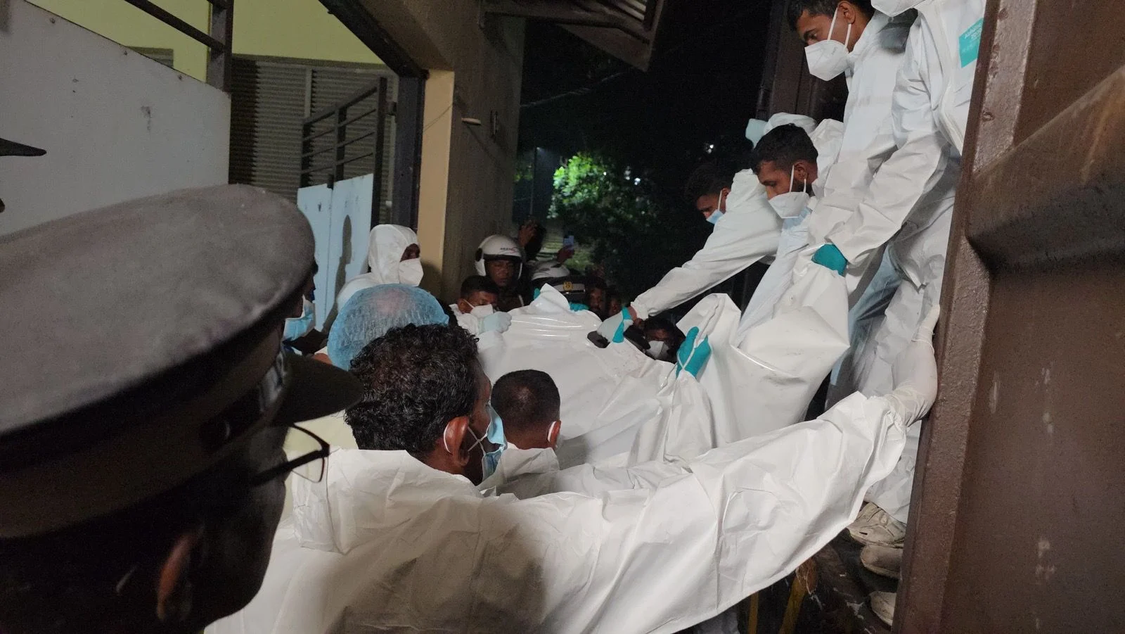 இலங்கைக் கடற்பரப்பில் அமெரிக்கத் தாக்குதலில் கொல்லப்பட்ட ஈரானிய மாலுமிகளின் உடல்கள் ஈரான் திரும்புகின்றன