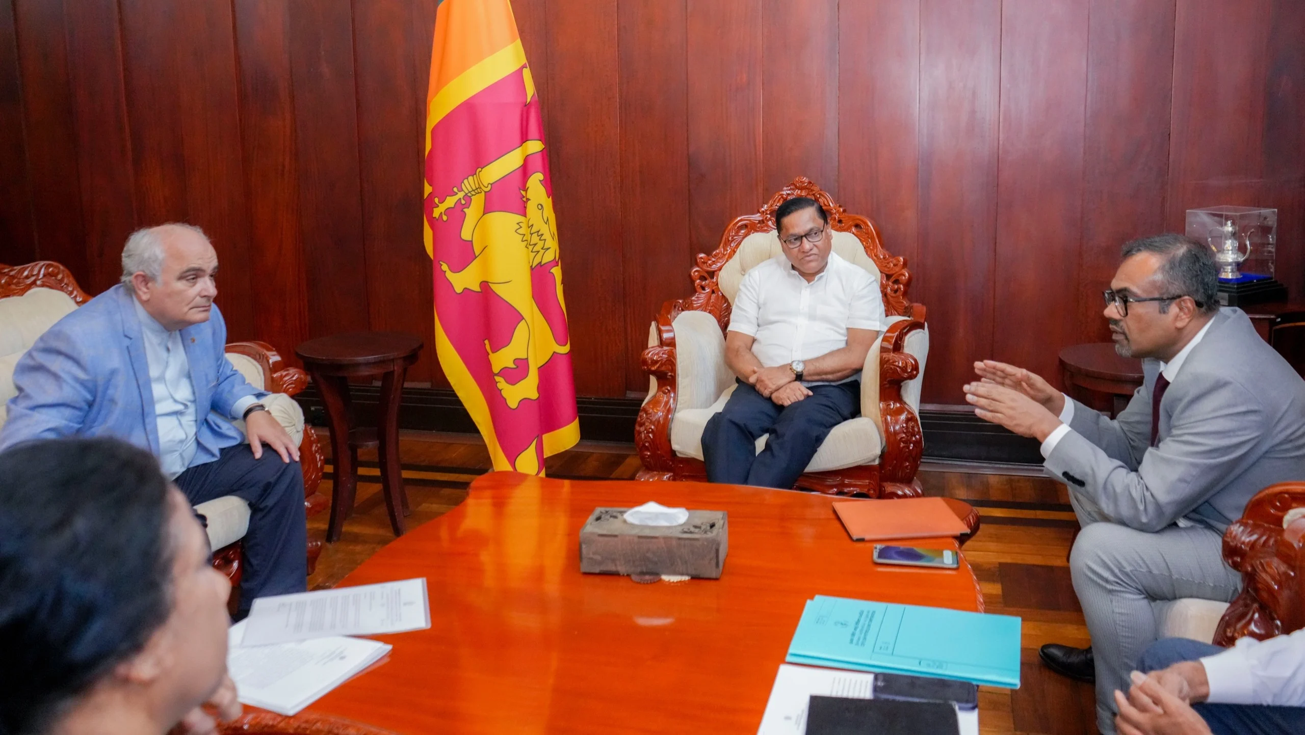 எரிபொருள் நெருக்கடியில் இலங்கை: ரஷ்யாவிடம் உதவி கோரும் கொழும்பு